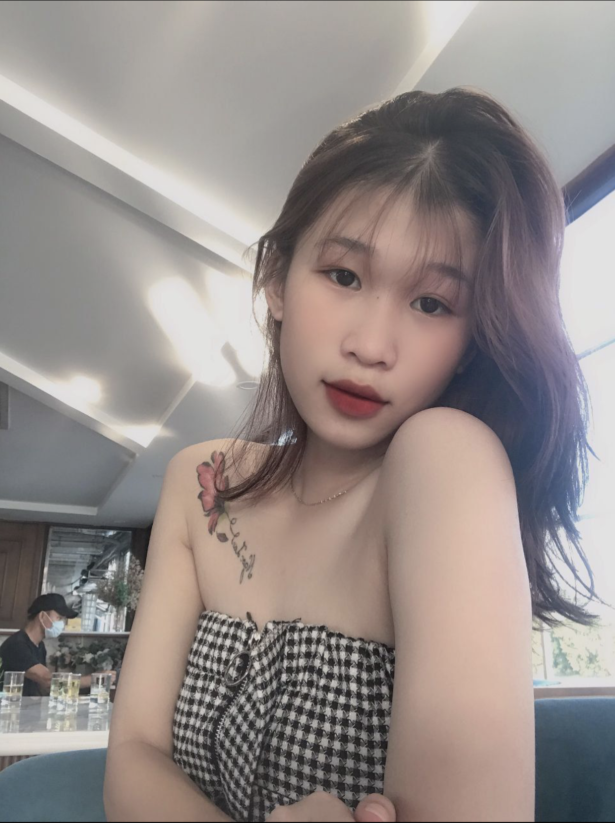 Em Hồng Nhung cùng bạn trai